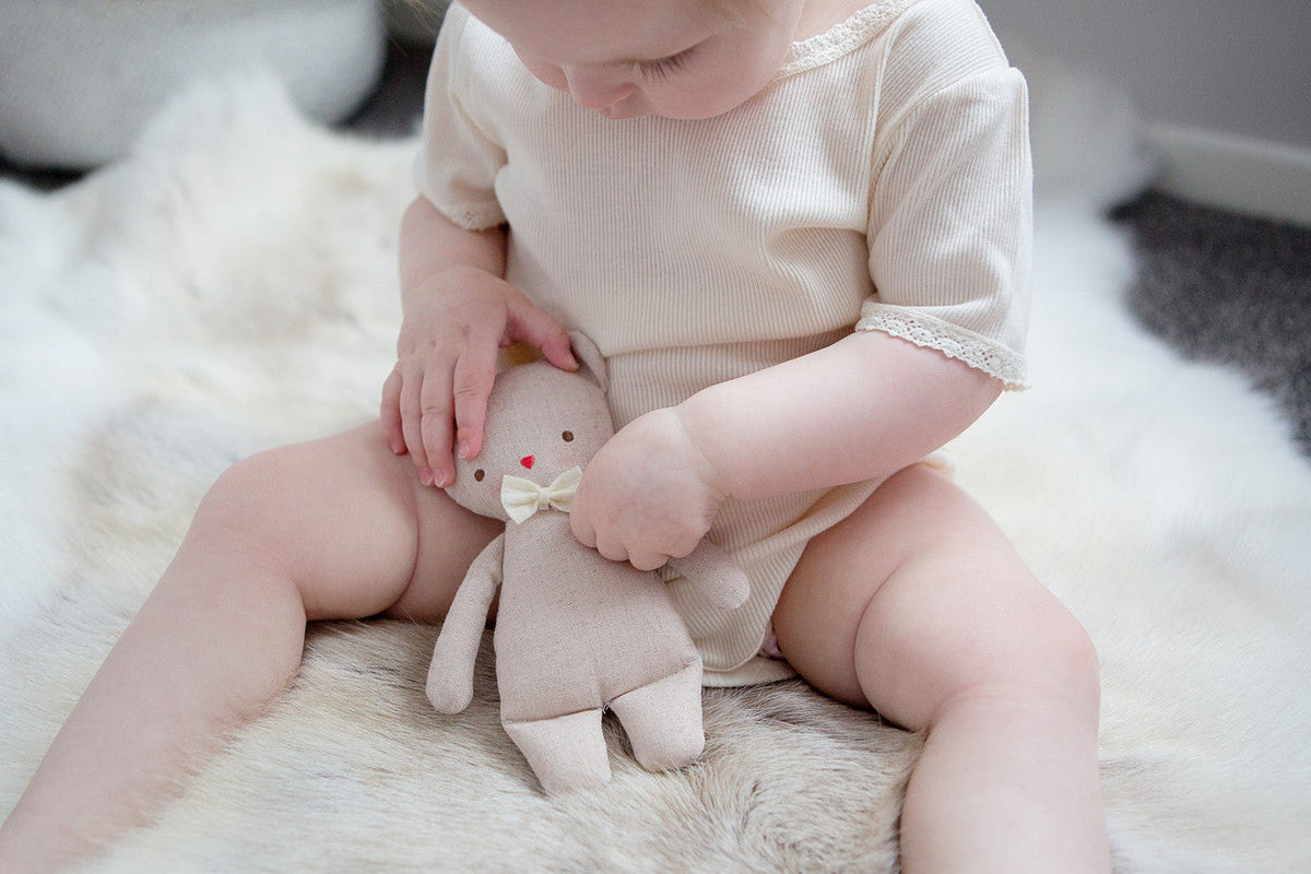 Alimrose Linen Mini Toy Rattle - Bear (17cm)