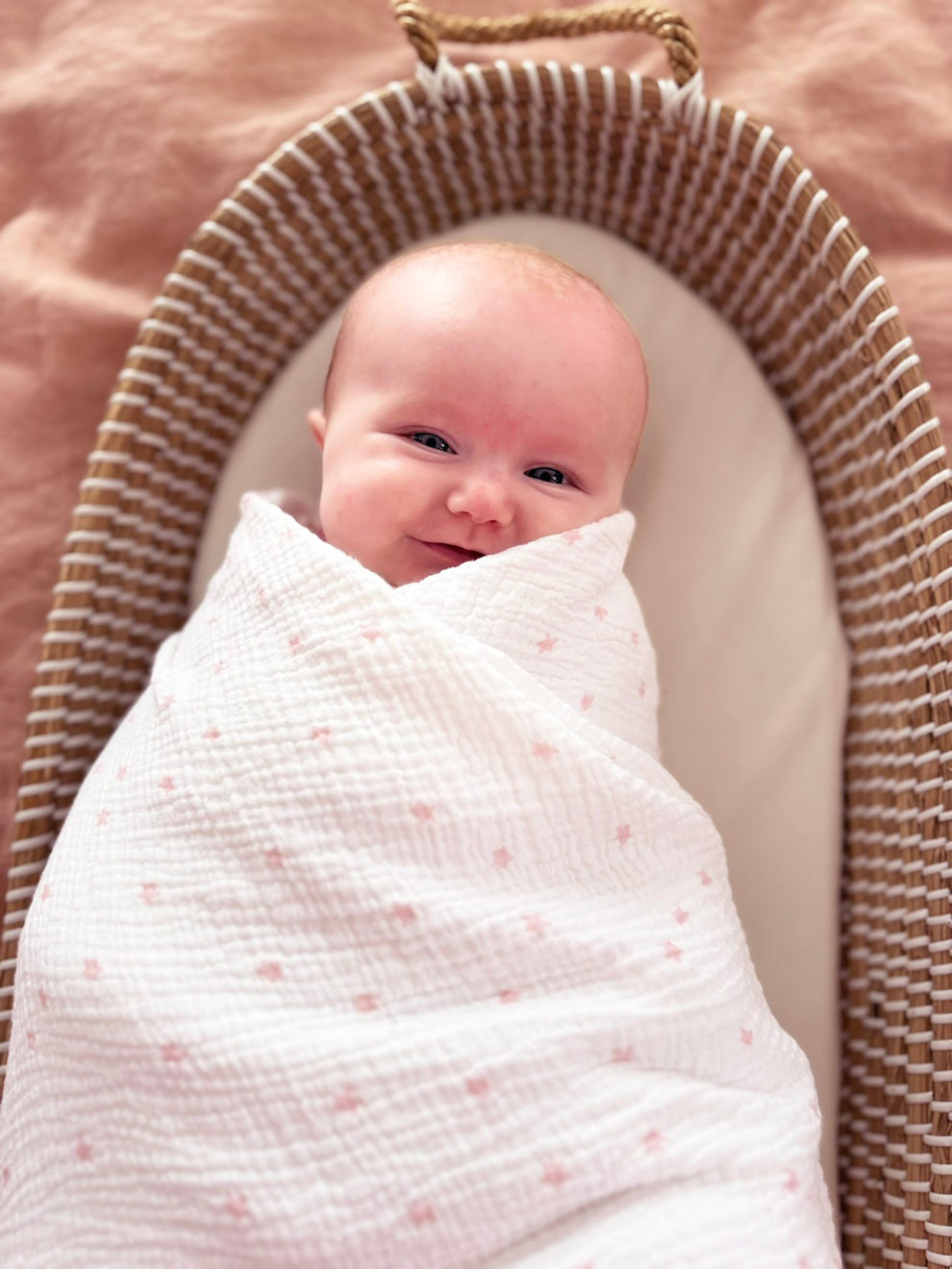 Alimrose Organic Muslin Swaddle - Pink Stars