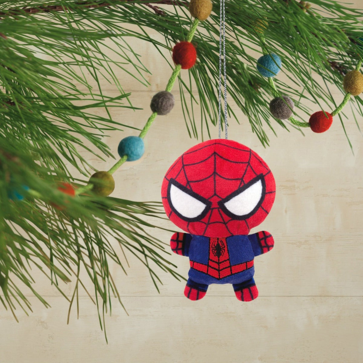Hallmark Small Stars Marvel Spider-Man Plush Ornament (11cm)