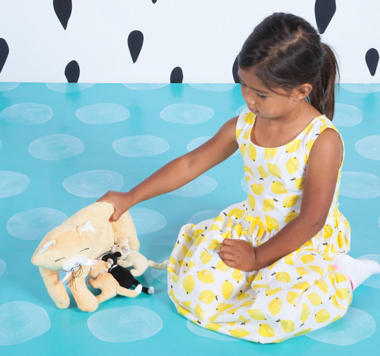 Manhattan Toy Nursing Nina Cat & Kittens (30cm)