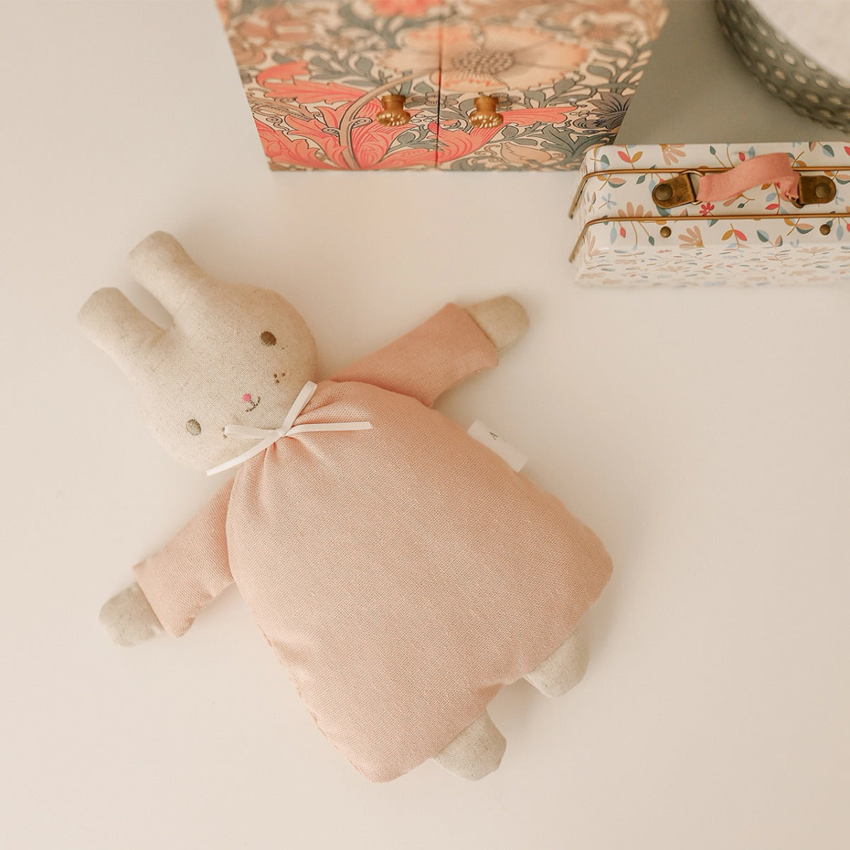 Alimrose Riley Bunny Rattle - Pink (24cm)