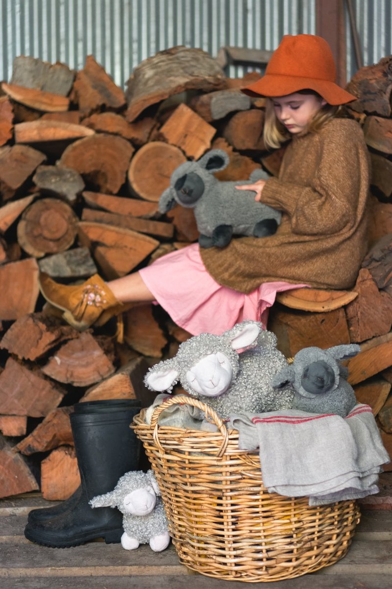Nana Huchy Lucy the Lamb - Black (24cm)