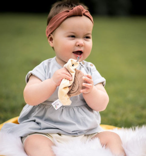 Tikiri Organic Sensory Scrunchie Toy - Snail